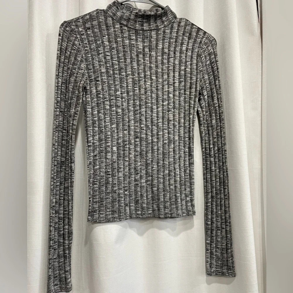 Grey Textured Pattern Turtleneck Sweater Size XS